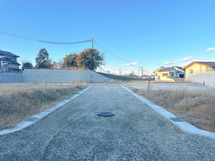 周辺に高い建物がなく日当たり良好な立地です。