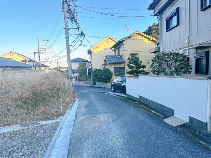 スーパーやコンビニ、幼保・小学校など生活利便施設が充実した立地です。