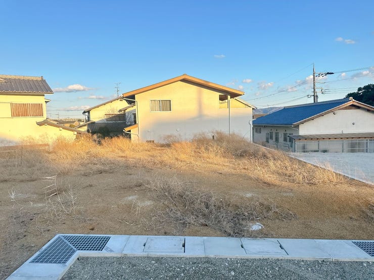 静かで落ち着いた閑静な住宅地です。
子育て世代の生活環境としても最適です◎