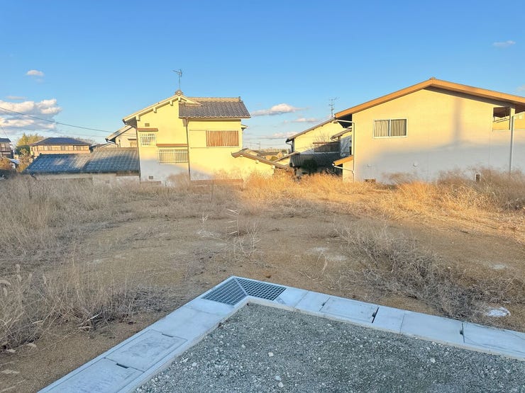 あたたかな陽が差し込み、優しい風が吹き込む陽当り・通風良好な立地です。