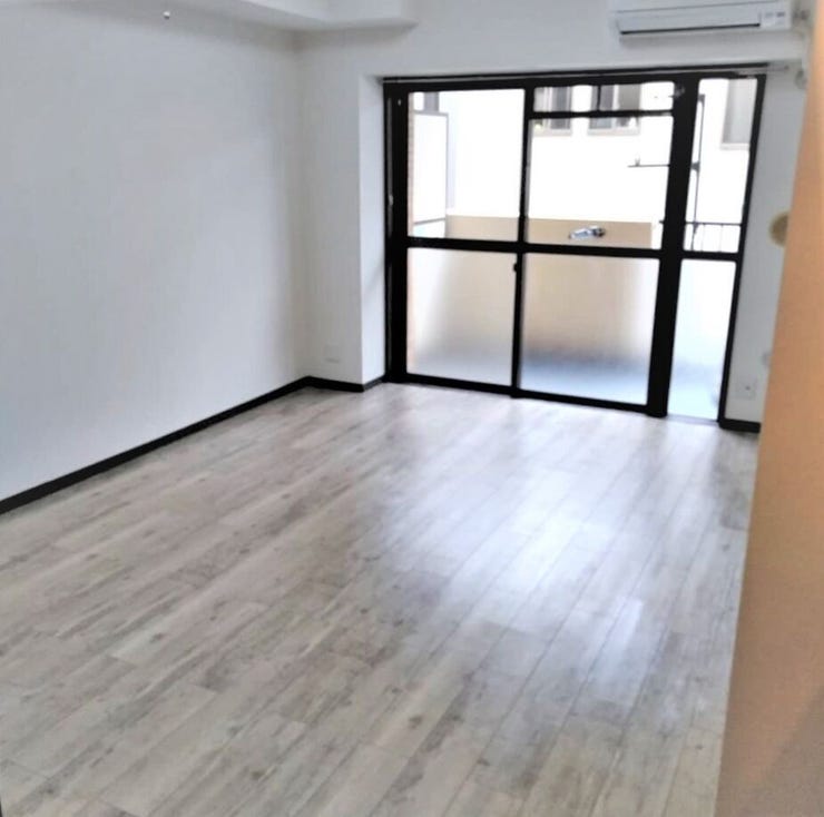 ◇約12.3帖のLDKは南東バルコニーに面した窓から暖かい日差しが差し込みます♪
※写真はリフォーム時に撮影したものです