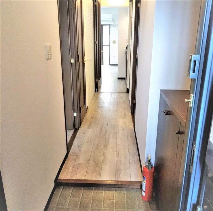 ◇下駄箱付きなので散らかりがちな玄関もすっきり♪
※写真はリフォーム時に撮影したものです