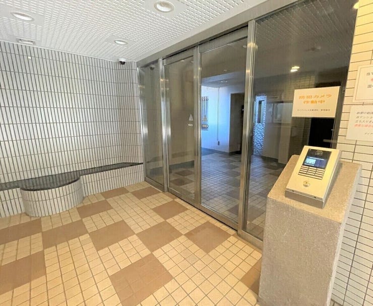◇オートロック付きなので防犯面も安心です♪
→カメラ付きなので来客時は音声だけでなく容姿も確認することができます