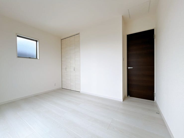 色合いに統一感のある、落ち着いた雰囲気のお部屋です。