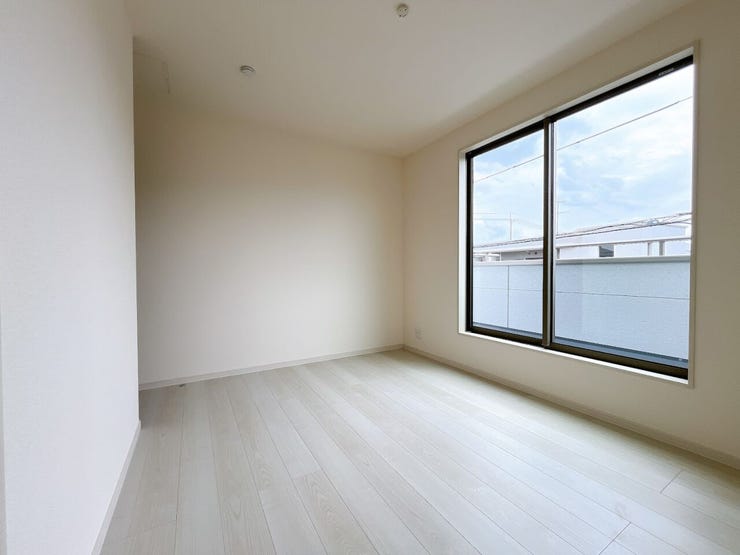 ご家族揃ってお休みいただける、広々としたお部屋です。