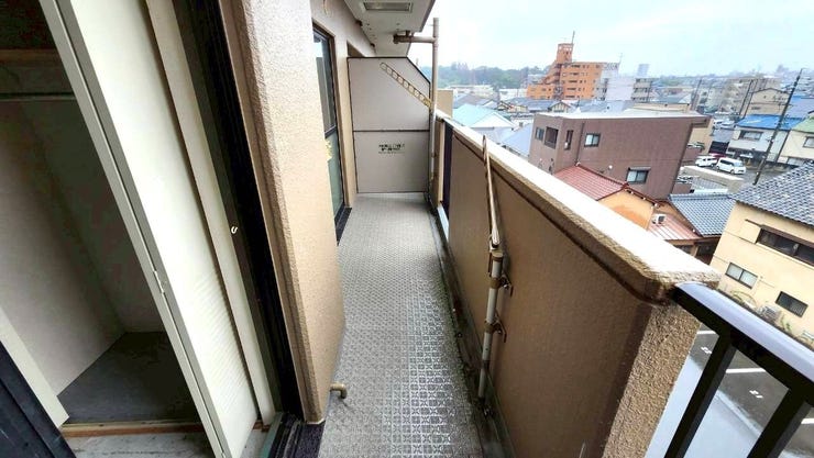 地上からの距離があるためプライバシー性が高く、安心感のある住まいをお探しの方にもおすすめ。