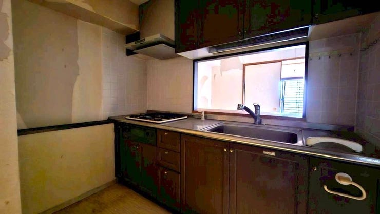 システムキッチンは窓からご家族の様子を見ることができ、安心してお料理をすることができます。