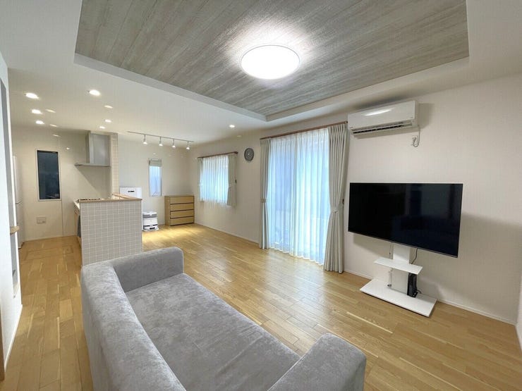 ◇約18帖の広々としたLDKには一部床暖房付き♪