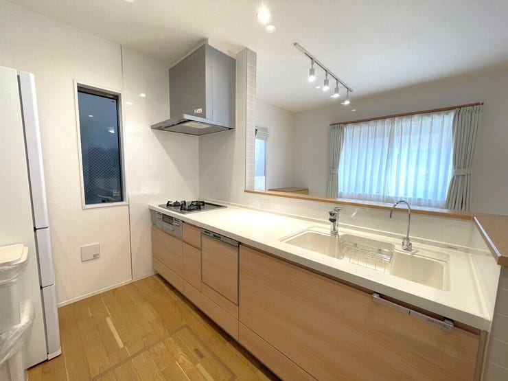 ◇作業効率を高めるシステムキッチン
→カウンターキッチンなので家族のだんらんも楽しみながらお料理できます♪