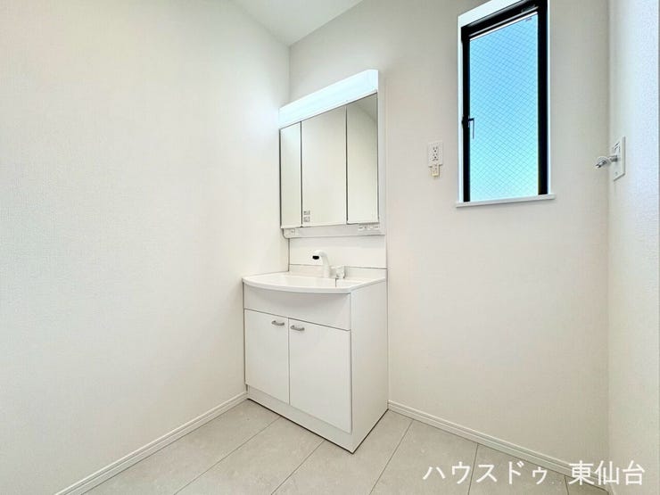 清潔感と機能性を兼ね備えた、使いやすい洗面空間