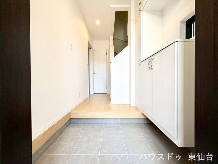 段差のないフラット設計で、毎日の出入りもスムーズに