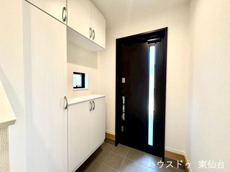 収納力のあるシューズボックス付きで、玄関まわりもすっきり快適。