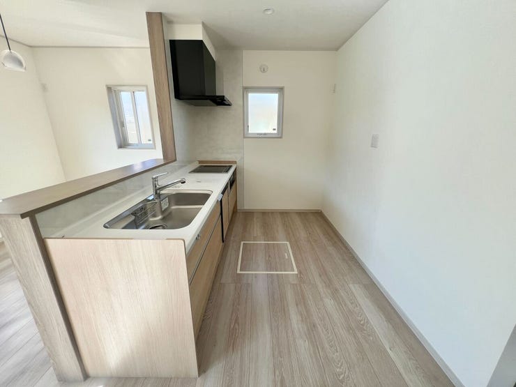 家族との会話が自然と弾む、人気の対面キッチン♪