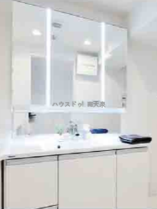 販売会社リフォーム施工例 ※家具、小物などはディスプレイ用です