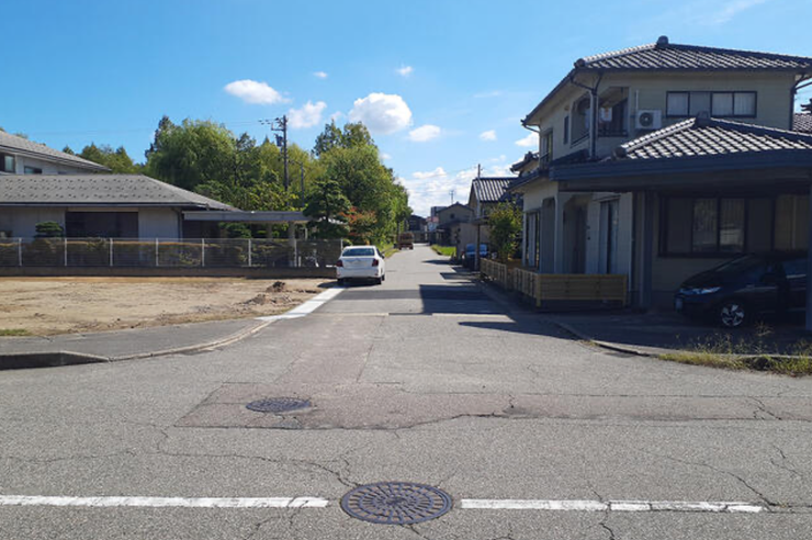 南側前面道路幅員6m