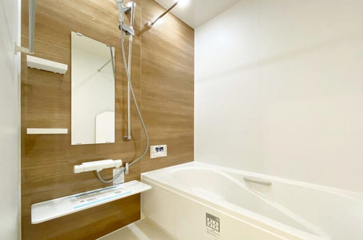 浴室乾燥暖房機付き
天候に左右されず洗濯物を乾燥でき、冬のヒートショック対策やカビ・結露防止で一年中快適・衛生的なバスルーム環境を保てます。