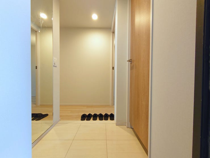 通路とほぼフラットな玄関♪