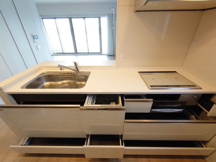 収納便利なオープンカウンターキッチン♪