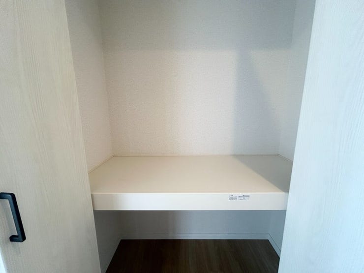 廊下の収納。