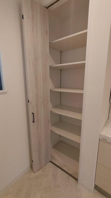 洗面所にリネン庫