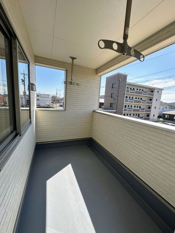 採光に優れたバルコニーです。晴れた日には洗たく物がよく乾きます。