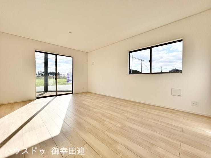 ■□■安らぎと笑顔の中心地■□■陽光が優しく降り注ぎ、会話が自然と弾む。ここでは、毎日が特別な時間へと変わります