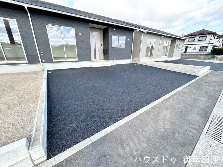 ■□■車と趣味の幅が広がる場所■□■単なる駐車スペースではない、洗車やタイヤ交換、DIYにも使える多目的な屋外スペースです