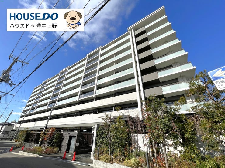 【外観】
大阪モノレール「少路駅」まで徒歩7分の場所にあります。共用部が充実しており、エントランスでは四季折々の豊かな緑が暮らしを彩ります。