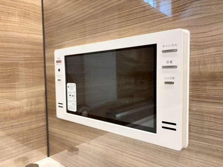 【SANITARY】
・大型浴室テレビ・16V型テレビはHDMI端子付き。地デジ・BS・CSだけでなく動画や音楽も繋げて楽しめます。