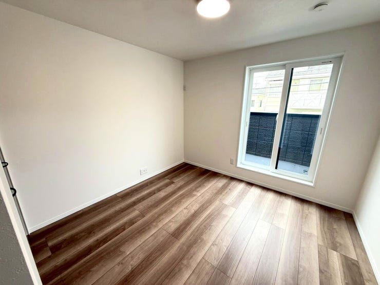 【KIDS ROOM】
◇現地見学会開催中◇
平日や仕事終わりの夜でも「今日見てみたい!」そんなときでもOK♪
お電話1本でスタッフがすぐに駆けつけます!