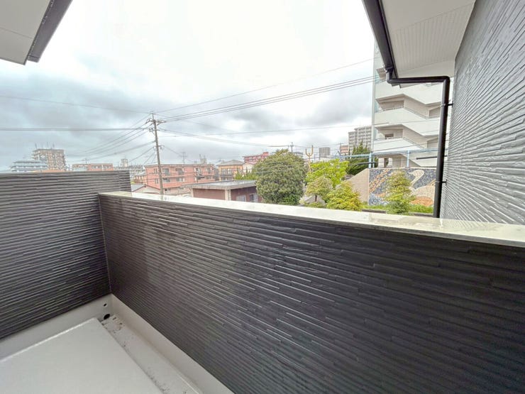 1階ファミリークローク♪門司区下馬寄新築戸建て◎駐車場◎電動シャッター◎都市ガス◎2面バルコニー