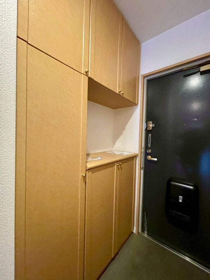 ゆとりあるスペースと収納力のある玄関です