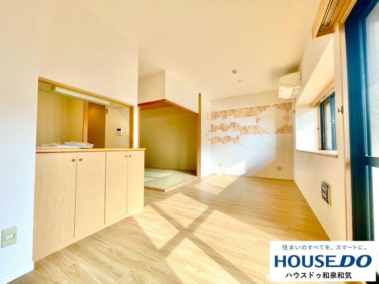 約13.1帖のLDKです!陽光が差し込み明るい空間です!