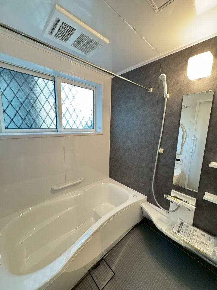 窓付き・洗濯バー付き