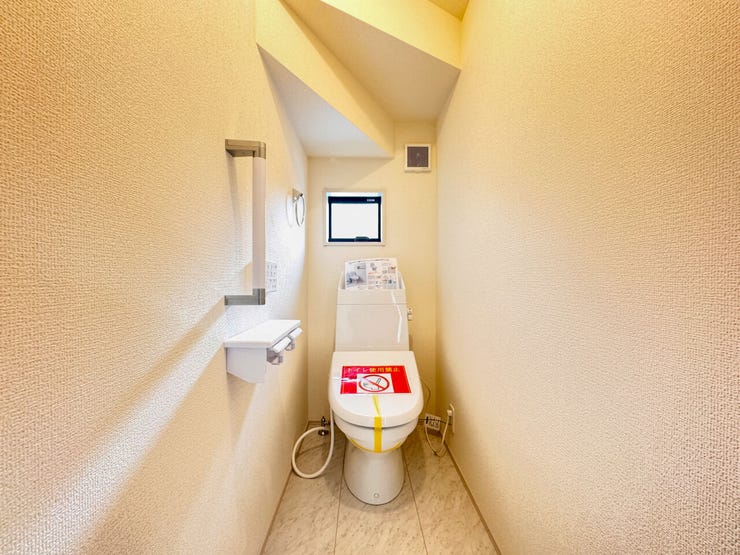 各階、温水シャワー付きトイレ完備♪