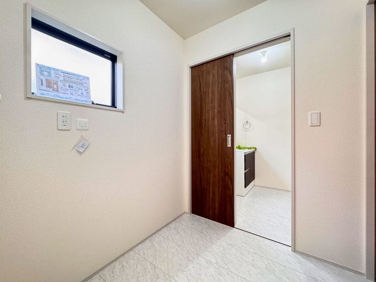 全棟広々ランドリールームがあり家事効率アップに欠かせない空間♪