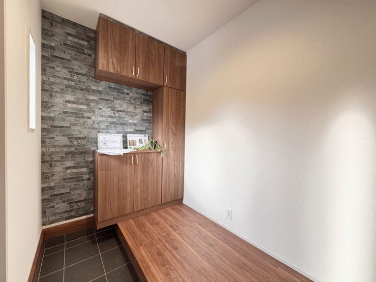 玄関・、棚付きのシューズボックス♪