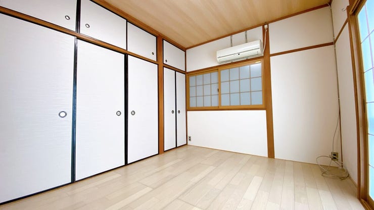 白を基調にした内装でインテリアが引き立ちます◎