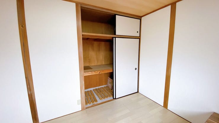 小物から大きな荷物まで収納ができ、お部屋を広く使って頂けます◎