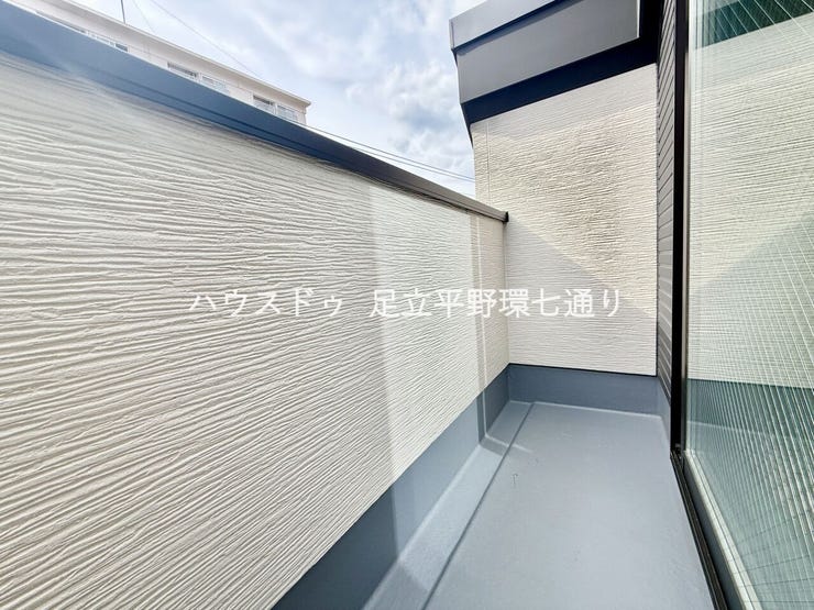 ゆとりある広さの洋室で主寝室にも最適。落ち着いたプライベート空間を確保。