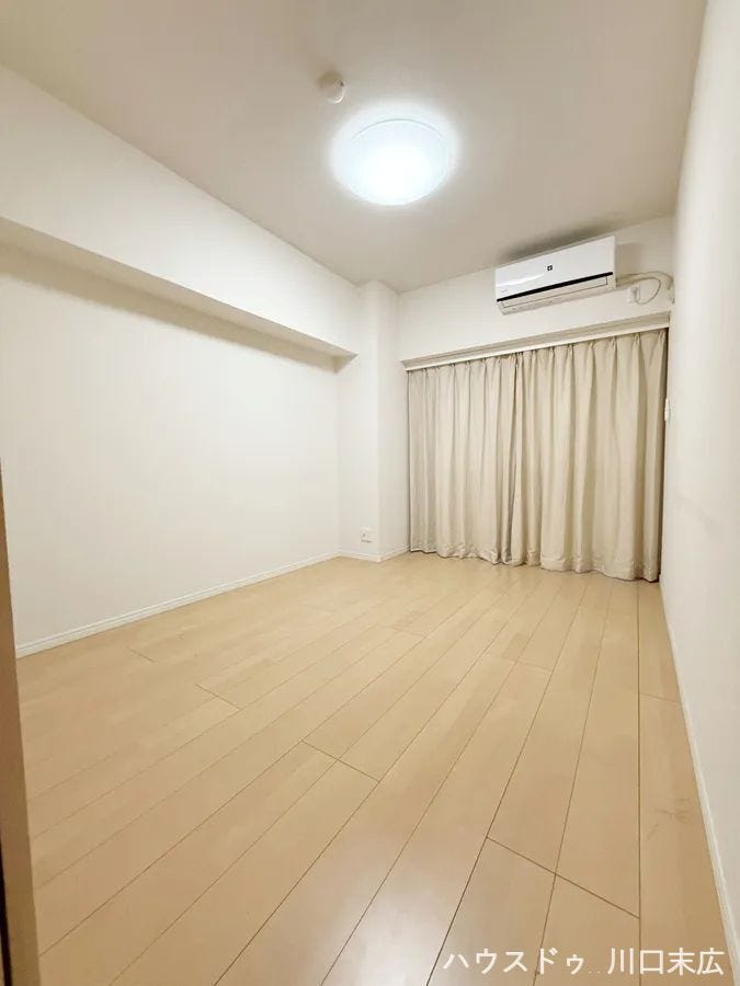 プライベートな時間を穏やかに過ごせる個室空間。壁面の美しさが引き立ち、好みのインテリアで自在に彩ることができます。