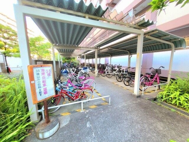 ★駐輪場も区画数はたくさんございます。空き状況の確認はお気軽にお申し付け下さい。