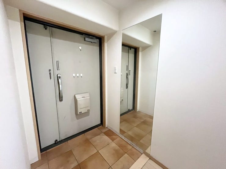 大きな姿見がありビジュを再確認して出れます♪