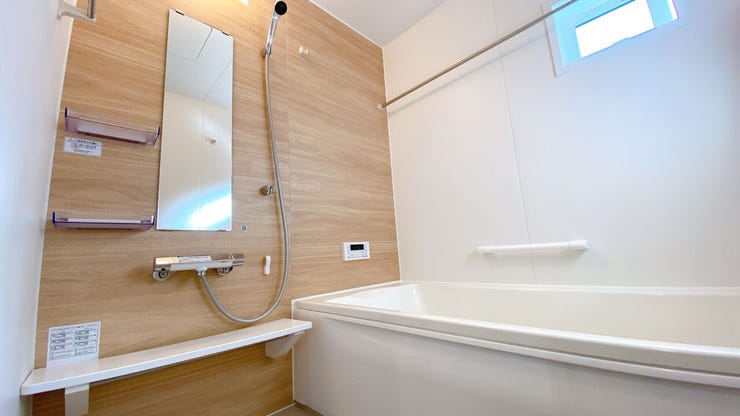 浴室暖房乾燥機能付き。
雨の日のお洗濯も安心です♪