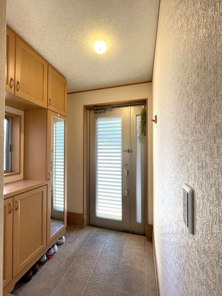 ◇玄関収納たっぷりで散らかりがちな玄関もスッキリ!