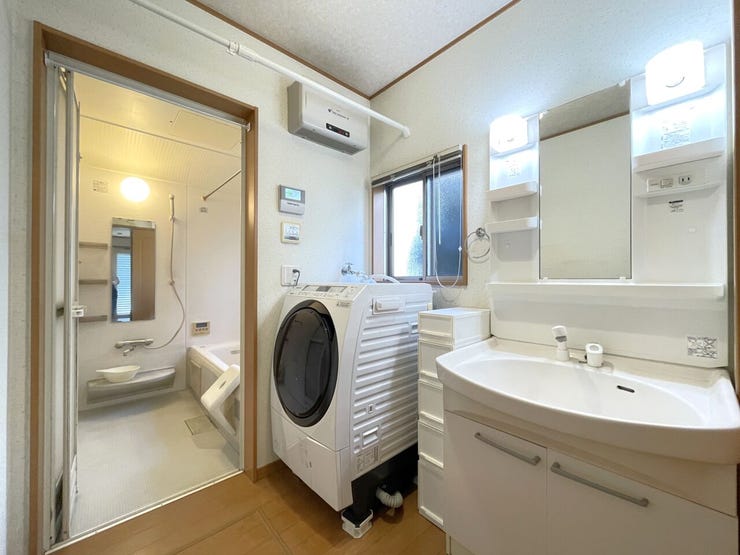 ◇独立洗面台は収納も豊富です♪