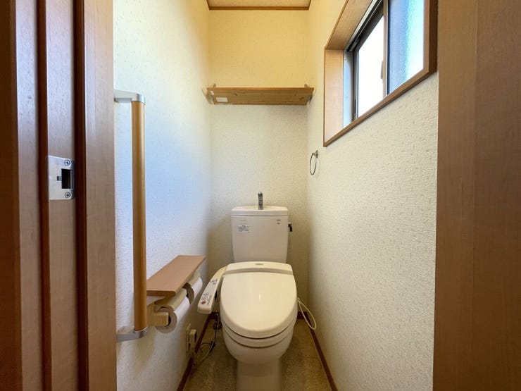 ◇トイレは1階・2階それぞれにあるため、朝の忙しい時間帯や来客時も安心♪