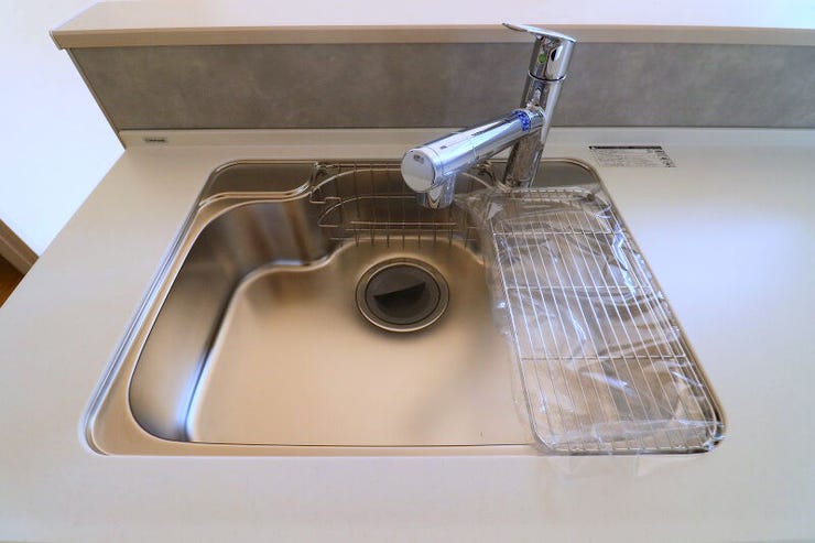 【sink】
シンクです。
キッチンからは直接洗面室にも出入りできる、家事動線を考えたプランです。