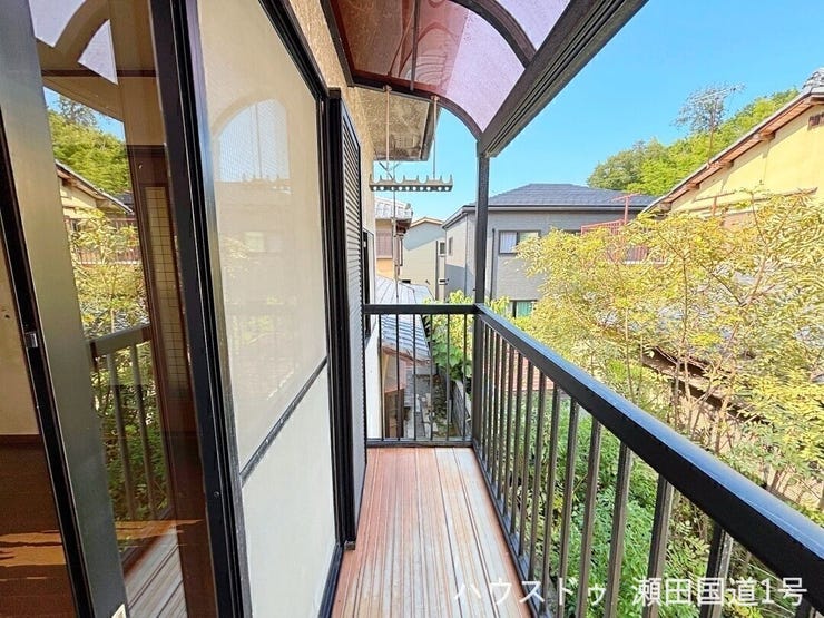 明るい日差しや気持ちの良い風を感じられるバルコニーです!