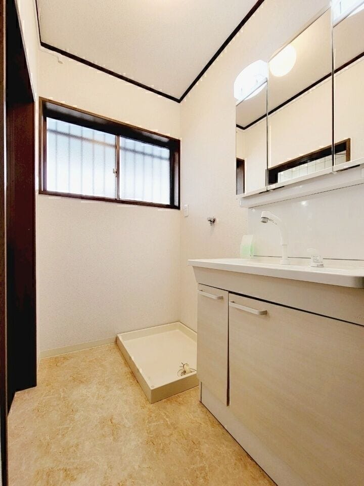 ゲストにも喜ばれる、清潔感あふれる洗面台。